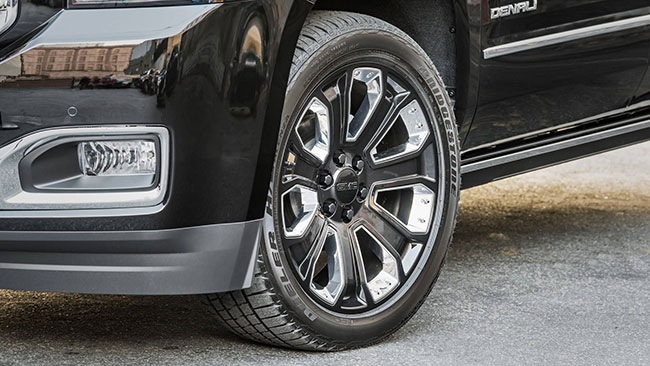модификация Denali Ultimate Black Edition GMC Yukon 2018