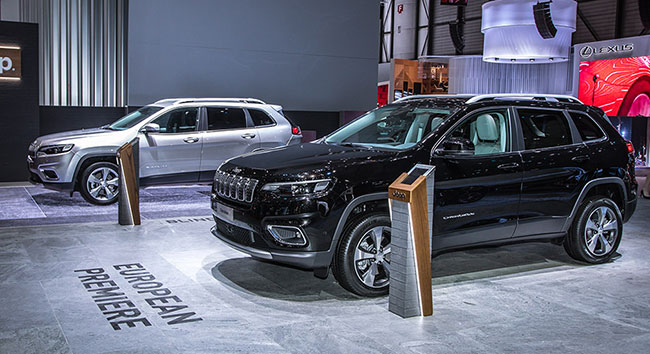 Объем багажного отделения Cherokee стал больше на 30 л.