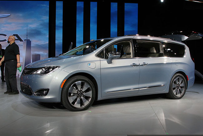 вид сбоку Pacifica