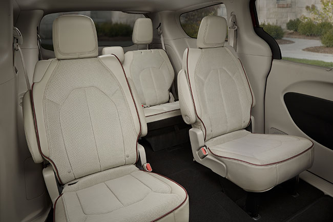 Chrysler Pacifica покупают обеспеченные