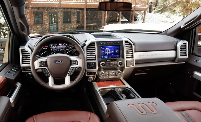 салон нового Ford F-Series Super Duty 2020